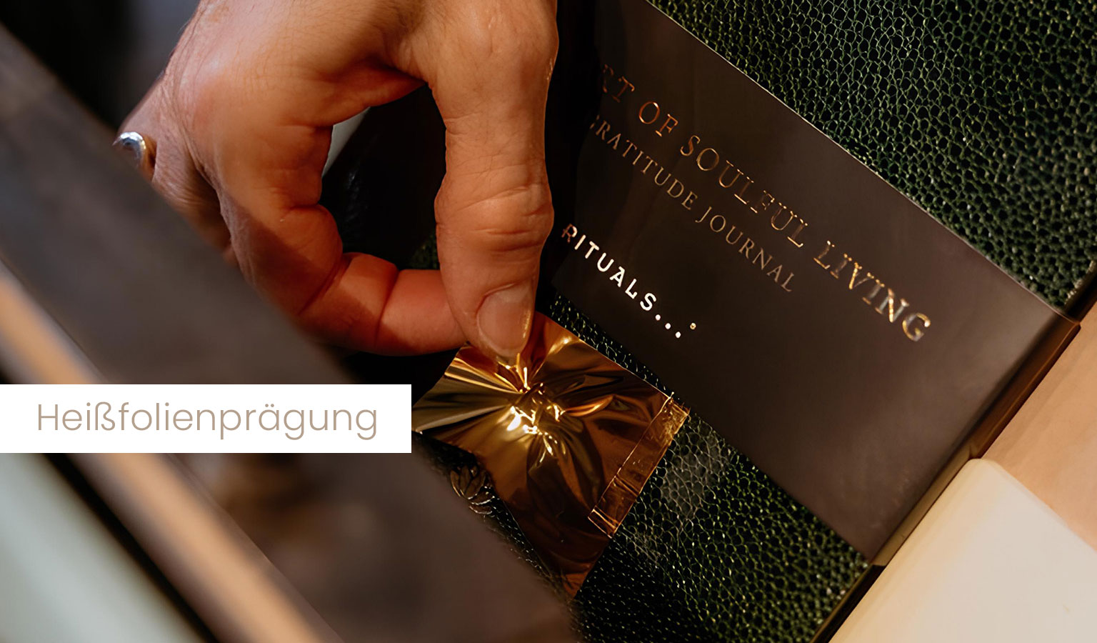 Praegekontor | Live-Personalisierung für Events | Live Prägen | Heißfolienprägung | Leder & Lederimitate Praegekontor | Live-Personalisierung für Events | Live Prägen | Heißfolienprägung | Leder & Lederimitate